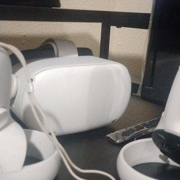 Meta quest 2 - Picture 1 of 2